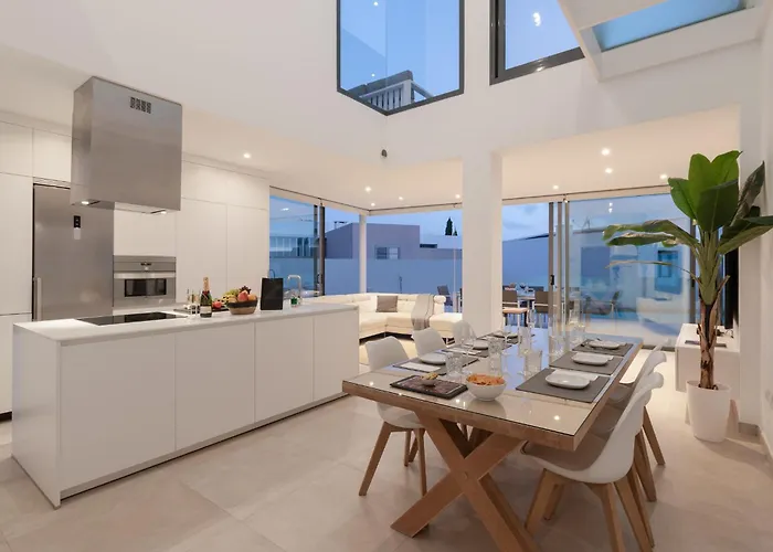 Karat Neveda Costa Adeje