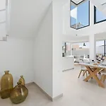 וילה Karat Neveda