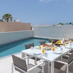 וילה Karat Neveda