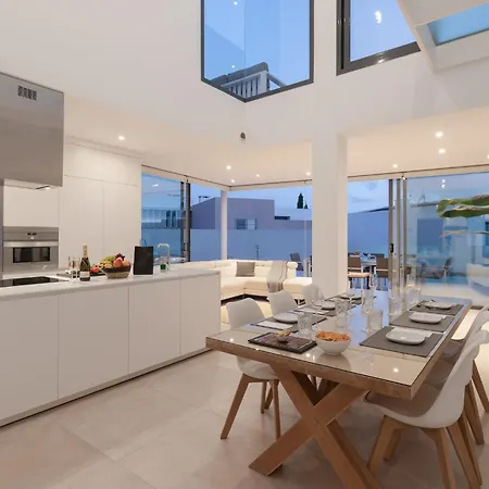 Karat Neveda אדחה